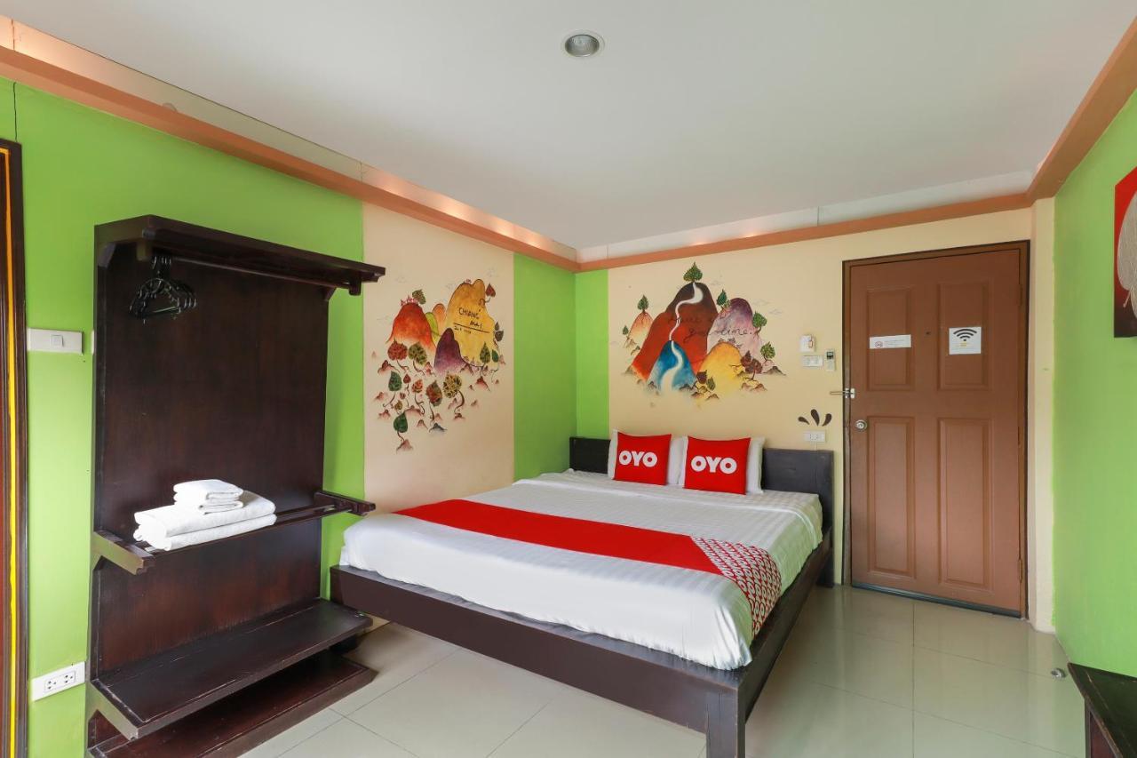Oyo 768 First Station Hotel Chiang Mai Exterior foto