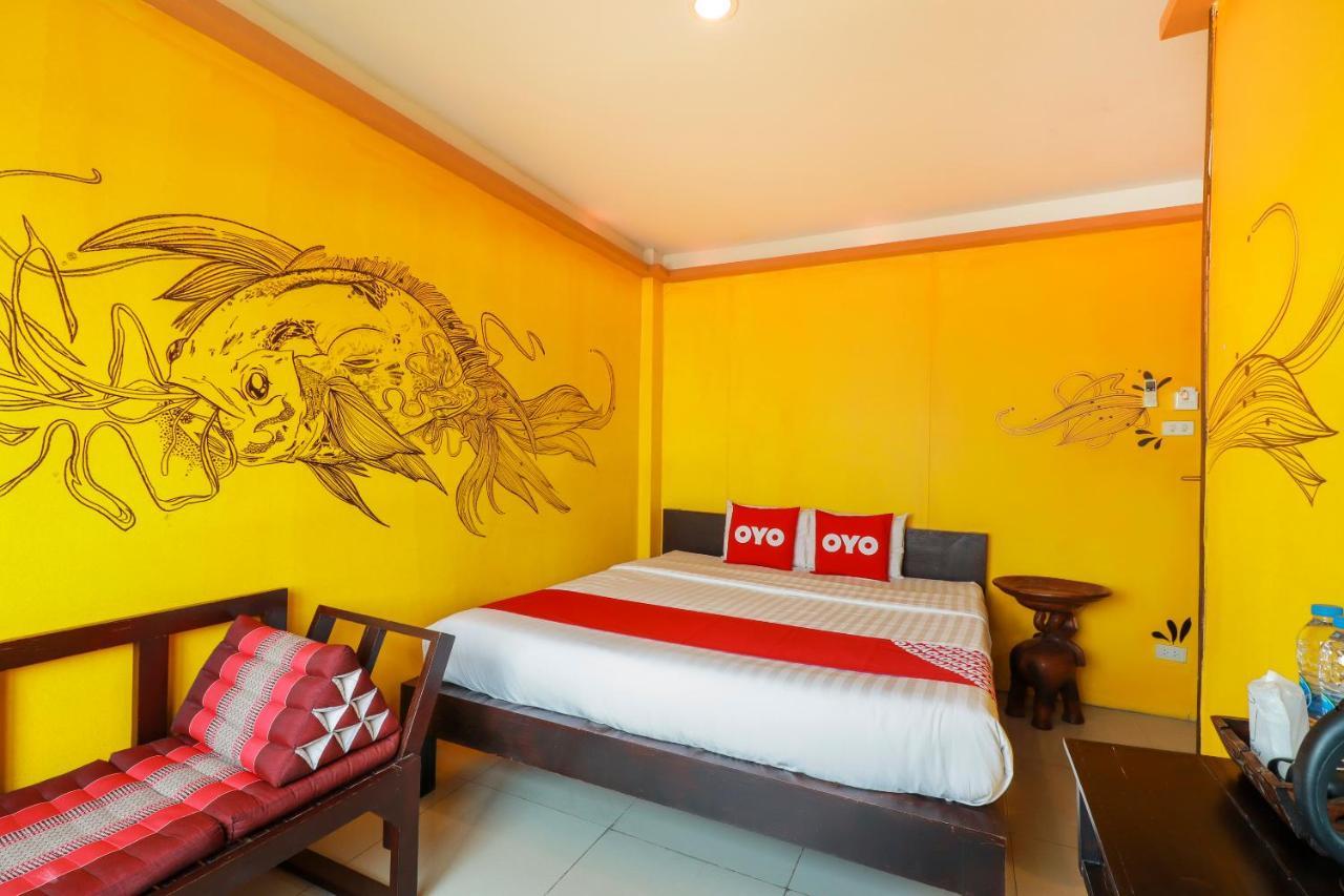 Oyo 768 First Station Hotel Chiang Mai Exterior foto