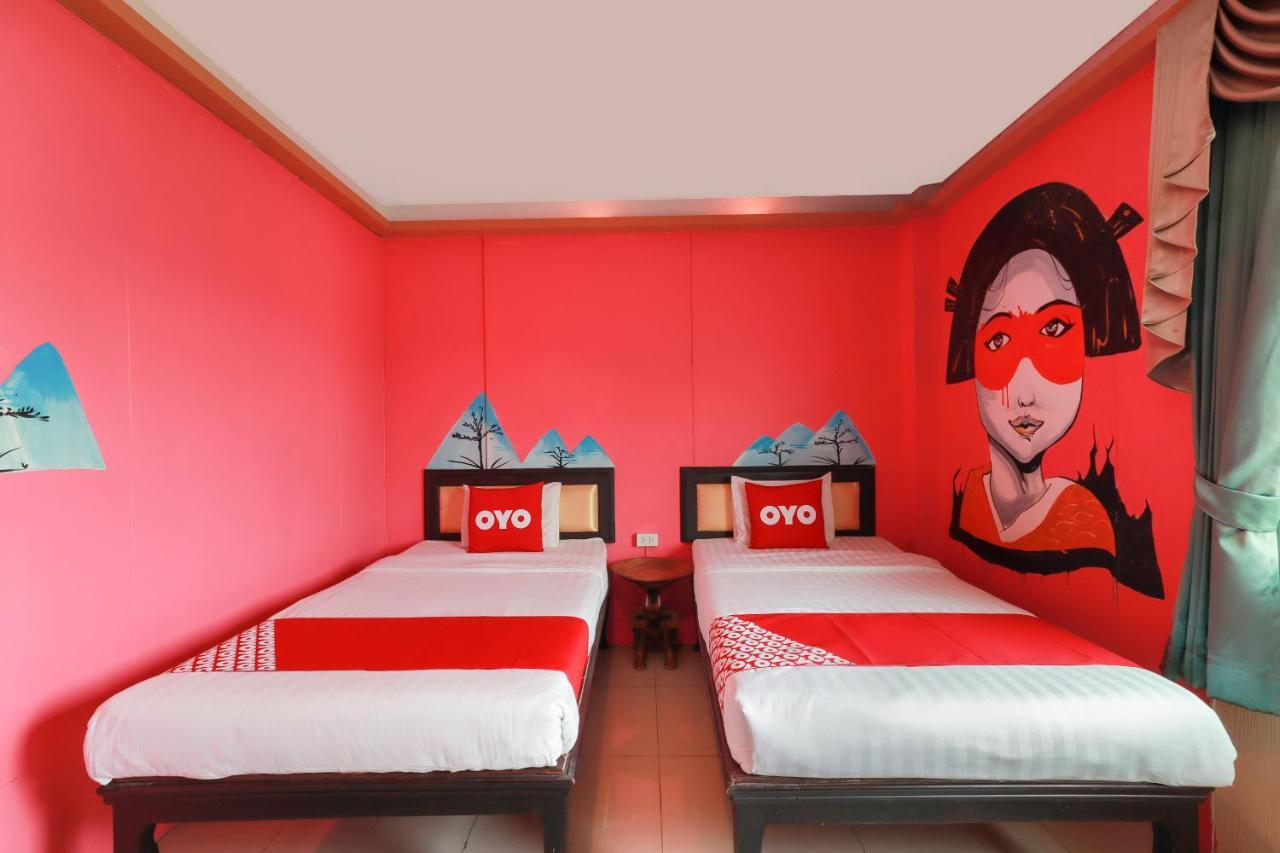 Oyo 768 First Station Hotel Chiang Mai Exterior foto
