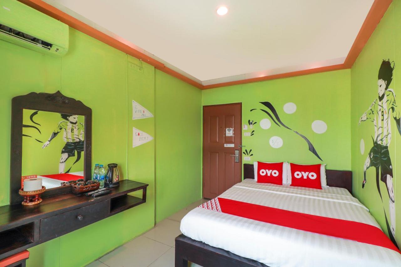Oyo 768 First Station Hotel Chiang Mai Exterior foto