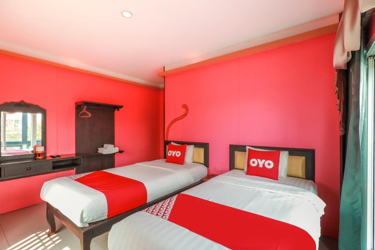 Oyo 768 First Station Hotel Chiang Mai Exterior foto